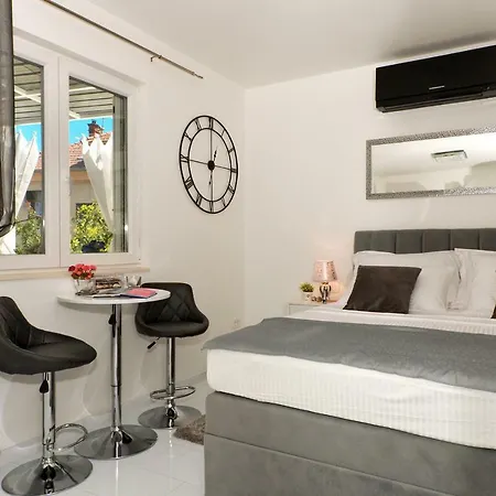 Imperium - With Terrace, Free Bikes Apartman Split