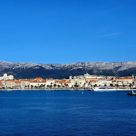 Апартаменти Imperium - With Terrace, Free Bikes