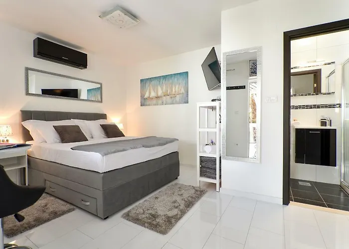 Imperium - With Terrace, Free Bikes