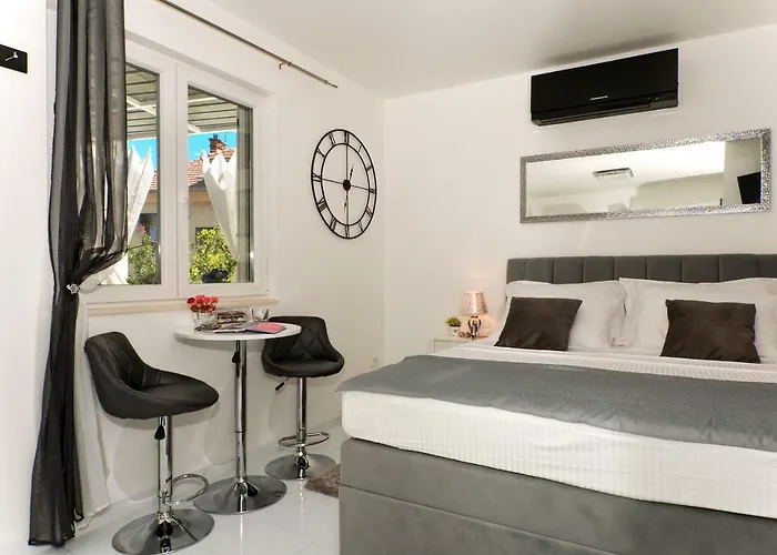 Imperium - With Terrace, Free Bikes Апартаменти Спліт