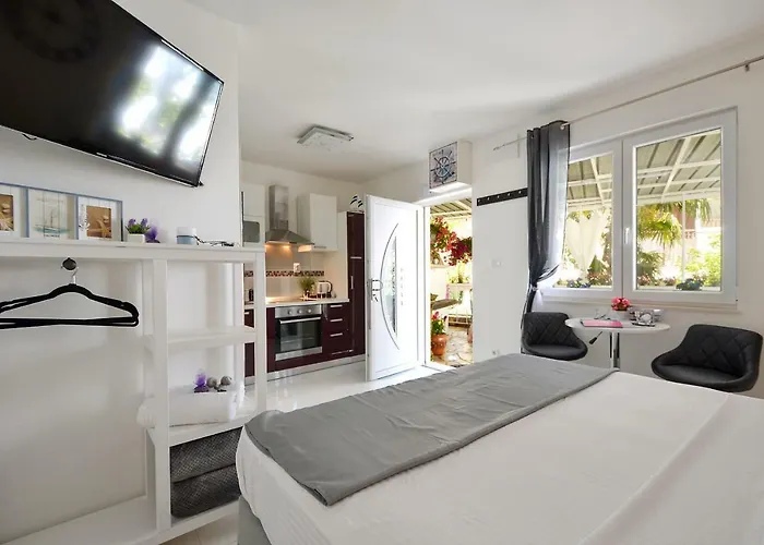 Imperium - With Terrace, Free Bikes